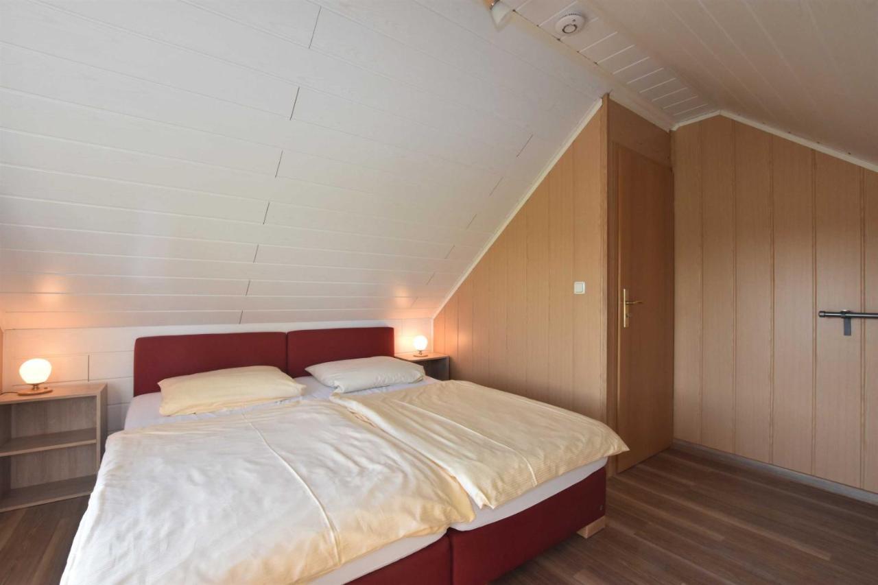 Ferienwohnungen Kleckerburg Mit Me Kagsdorf Exterior photo